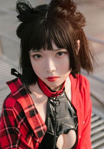 谁和她睡了