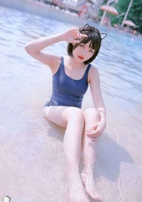 少妇脱了内裤让我添