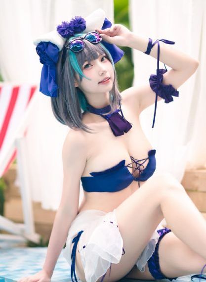 凸稳藏偷窥女厕小便