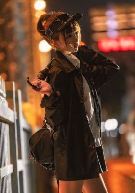 女女女
