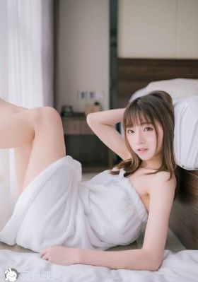 从天而降的女孩子从二楼掉下来了